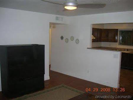 Raz Inn Central Phoenix Rum bild